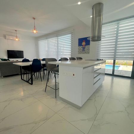 By The Beach Villa Natalya بروتاراس المظهر الخارجي الصورة